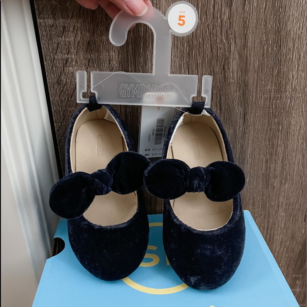 Navy dress shoes